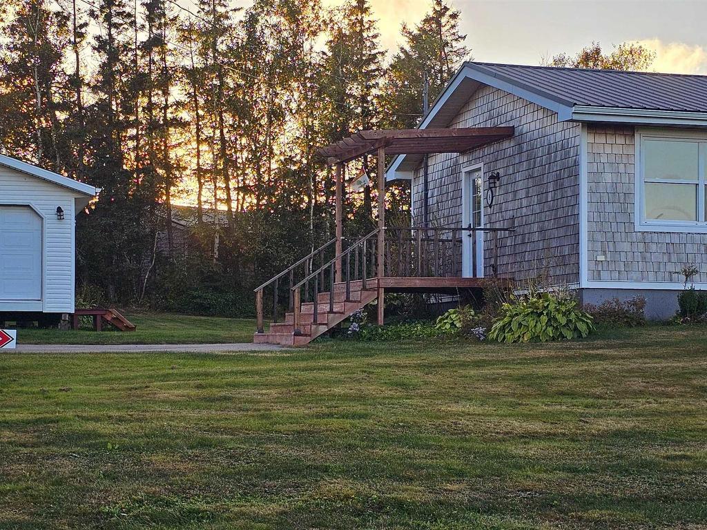 












8 Clarence Lane

,
Cavendish,




PE
C0A 1N0

