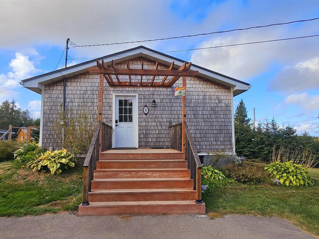 












8 Clarence Lane

,
Cavendish,




PE
C0A 1N0

