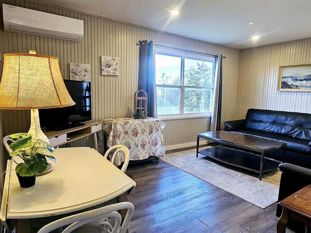 












8 Clarence Lane

,
Cavendish,




PE
C0A 1N0

