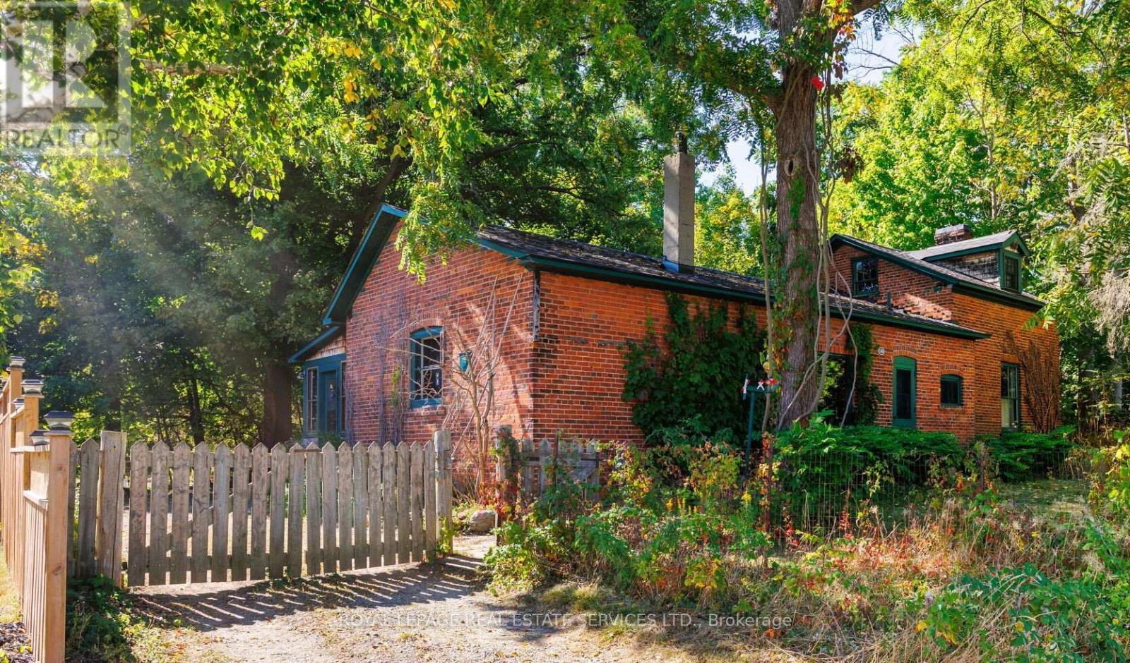 












1506 ESTES CRESCENT

,
Mississauga,




Ontario
L5V1M4

