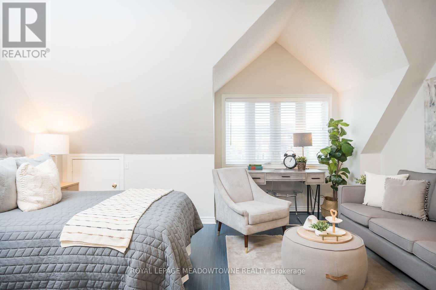 












302 - 1701 LAMPMAN AVENUE

,
Burlington,




Ontario
L7L6R7

