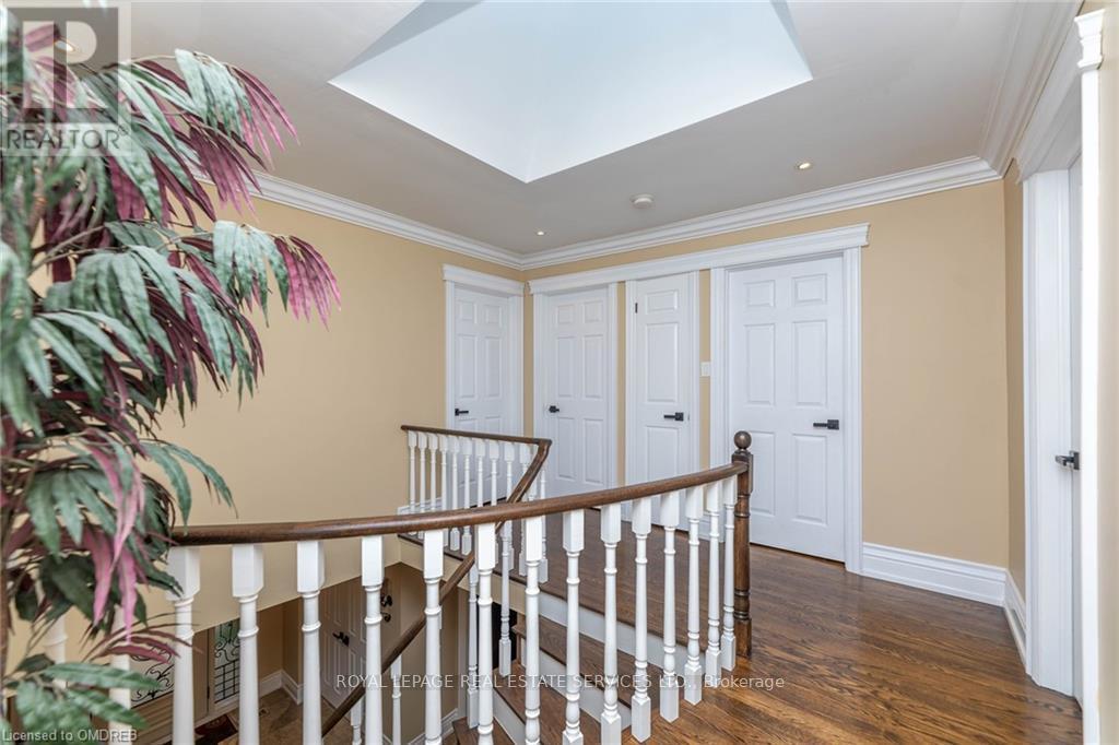 












2123 KAWARTHA CRESCENT

,
Mississauga,




Ontario
L5H3P8

