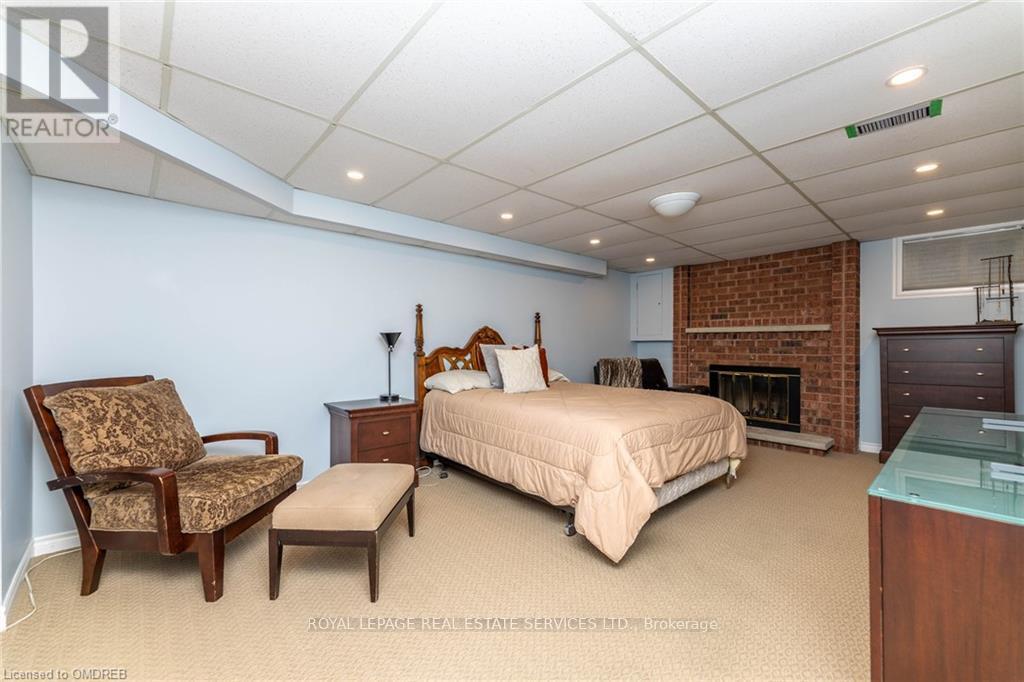 












2123 KAWARTHA CRESCENT

,
Mississauga,




Ontario
L5H3P8

