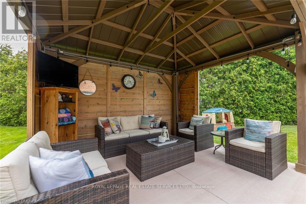 












2123 KAWARTHA CRESCENT

,
Mississauga,




Ontario
L5H3P8

