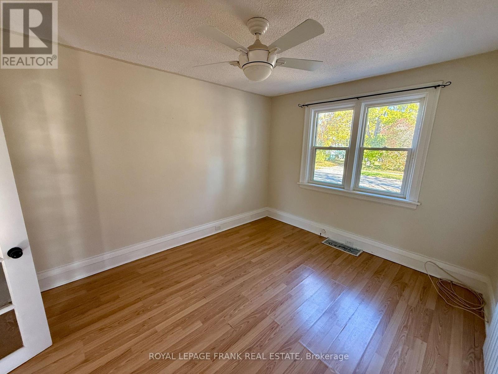 












MAIN FLOOR - 1201 KENNETH AVENUE

,
Peterborough (Otonabee Ward 1),




Ontario
K9J5P8

