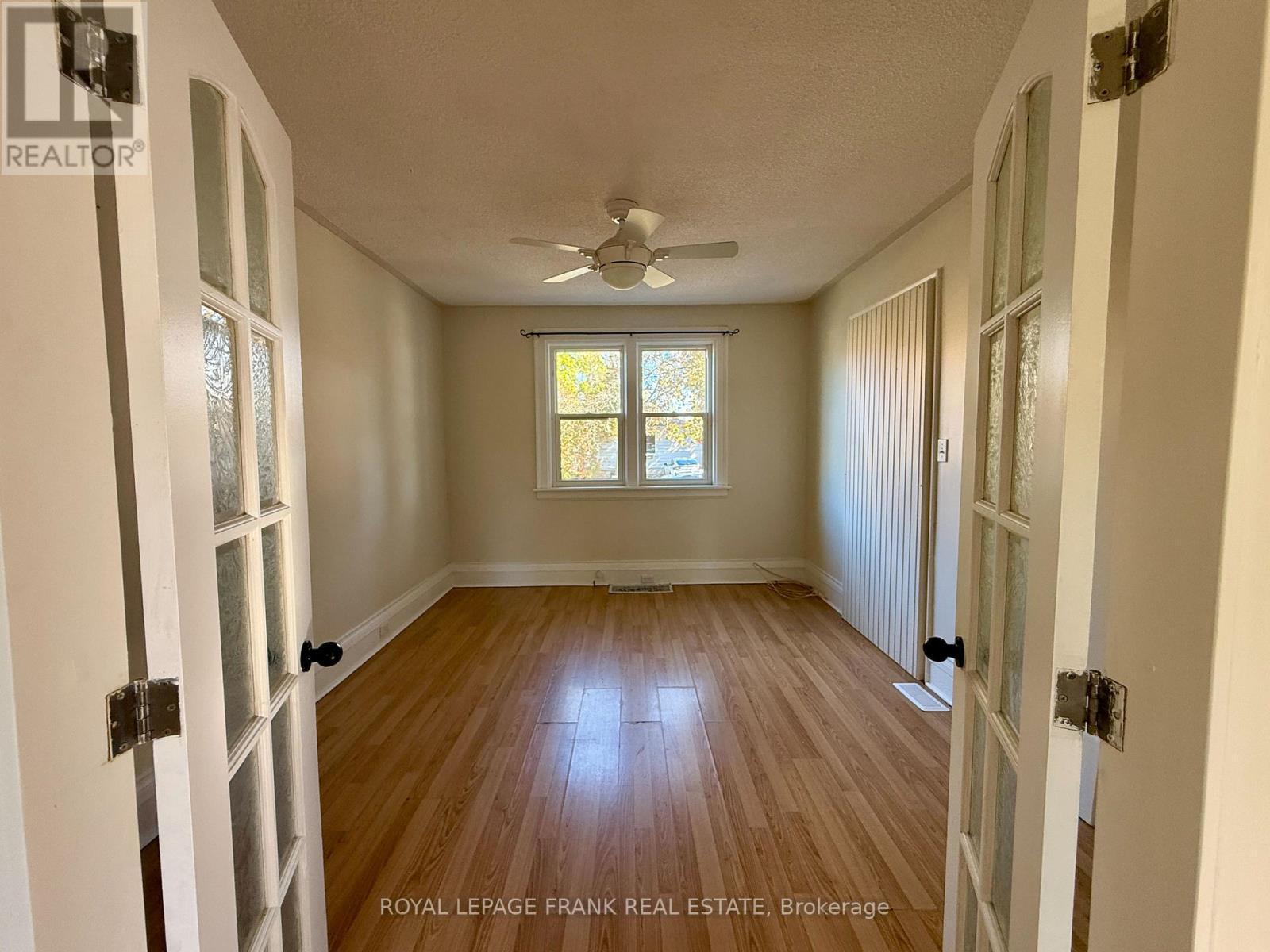 












MAIN FLOOR - 1201 KENNETH AVENUE

,
Peterborough (Otonabee Ward 1),




Ontario
K9J5P8

