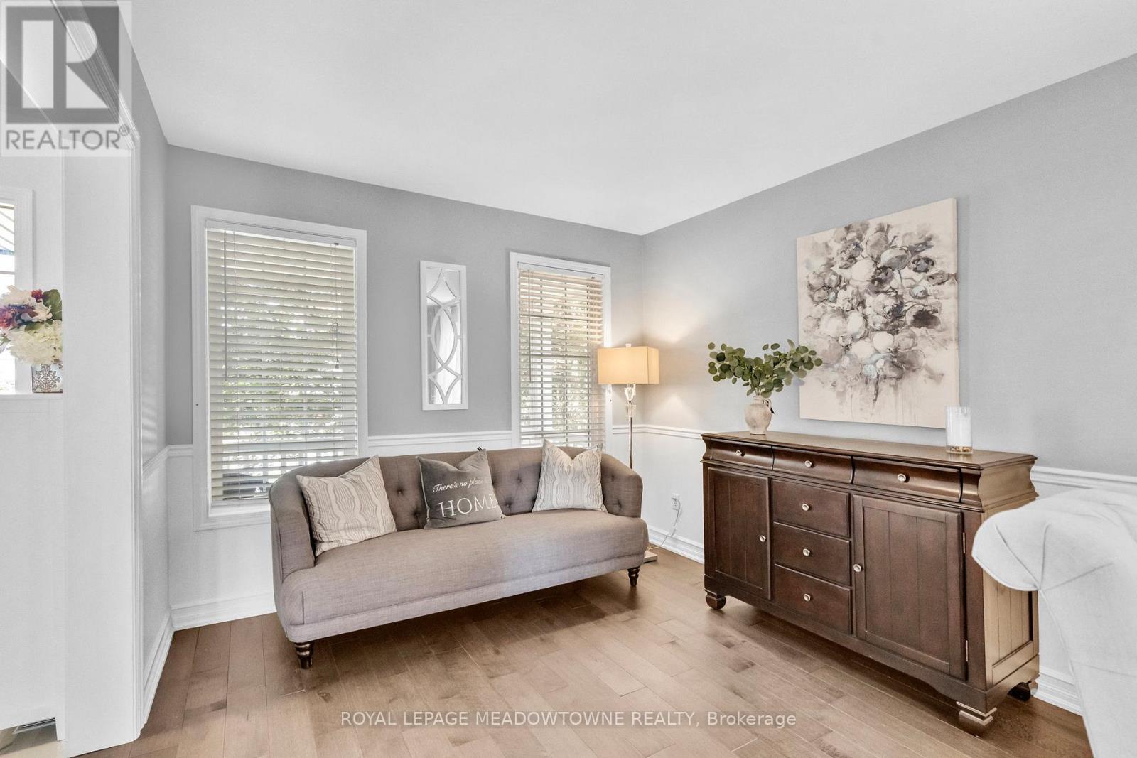 












583 CAVERHILL CRESCENT

,
Milton,




Ontario
L9T5K5

