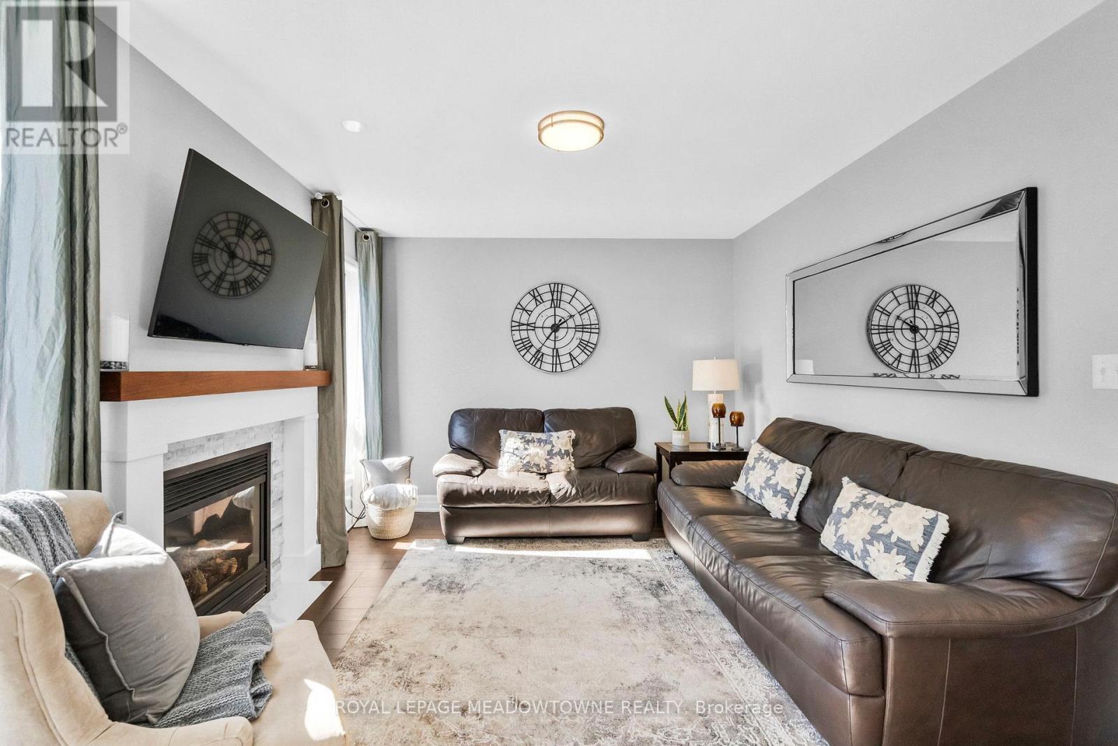 












583 CAVERHILL CRESCENT

,
Milton,




Ontario
L9T5K5

