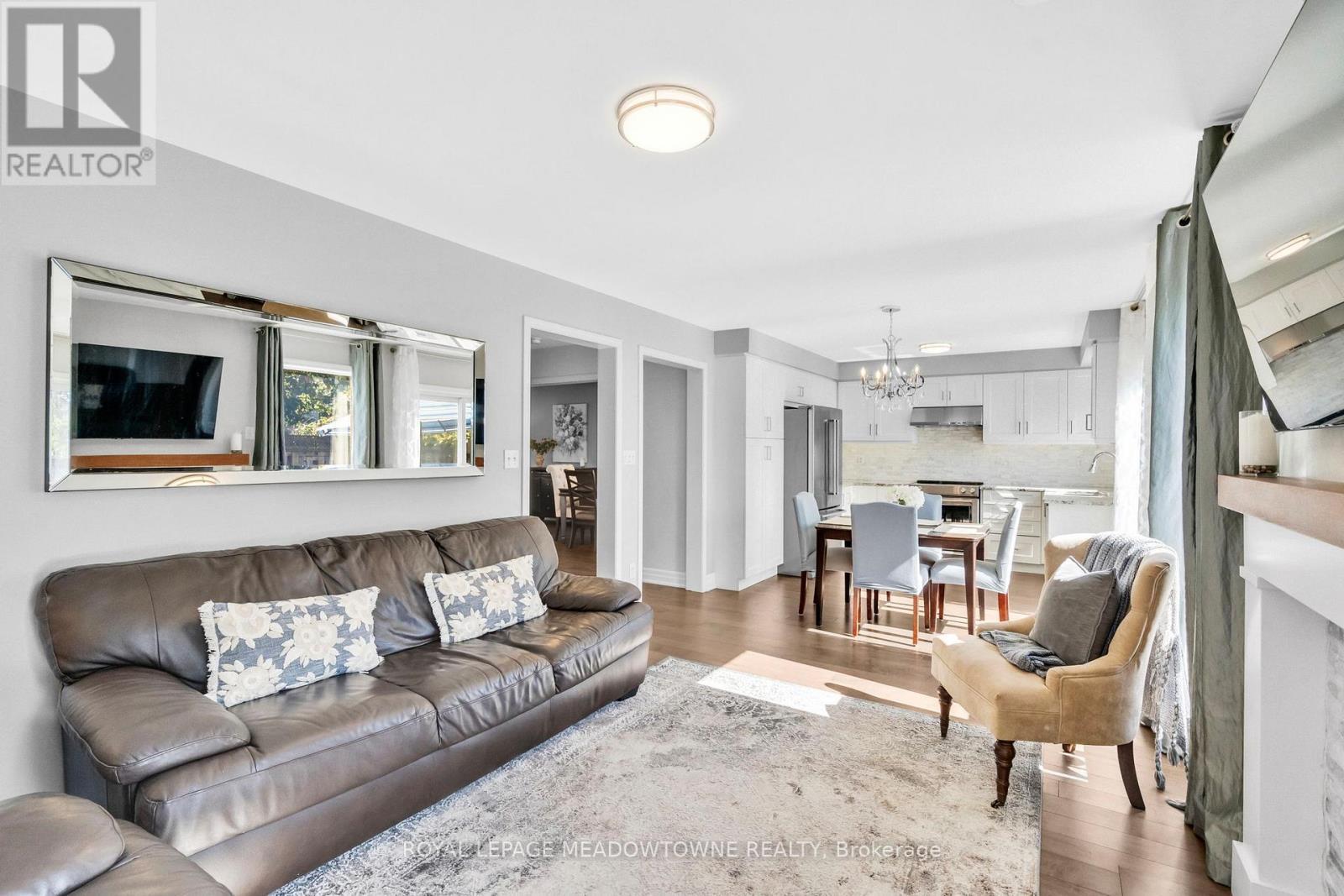 












583 CAVERHILL CRESCENT

,
Milton,




Ontario
L9T5K5

