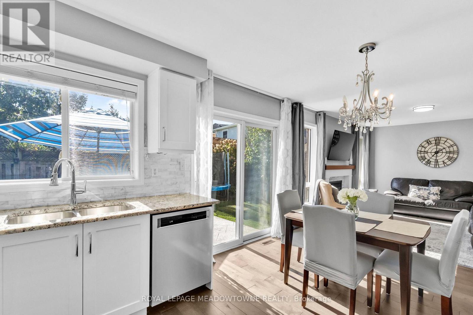 












583 CAVERHILL CRESCENT

,
Milton,




Ontario
L9T5K5

