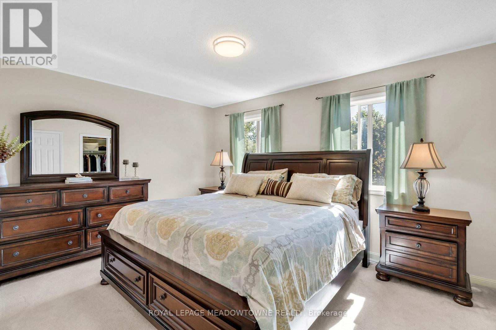 












583 CAVERHILL CRESCENT

,
Milton,




Ontario
L9T5K5

