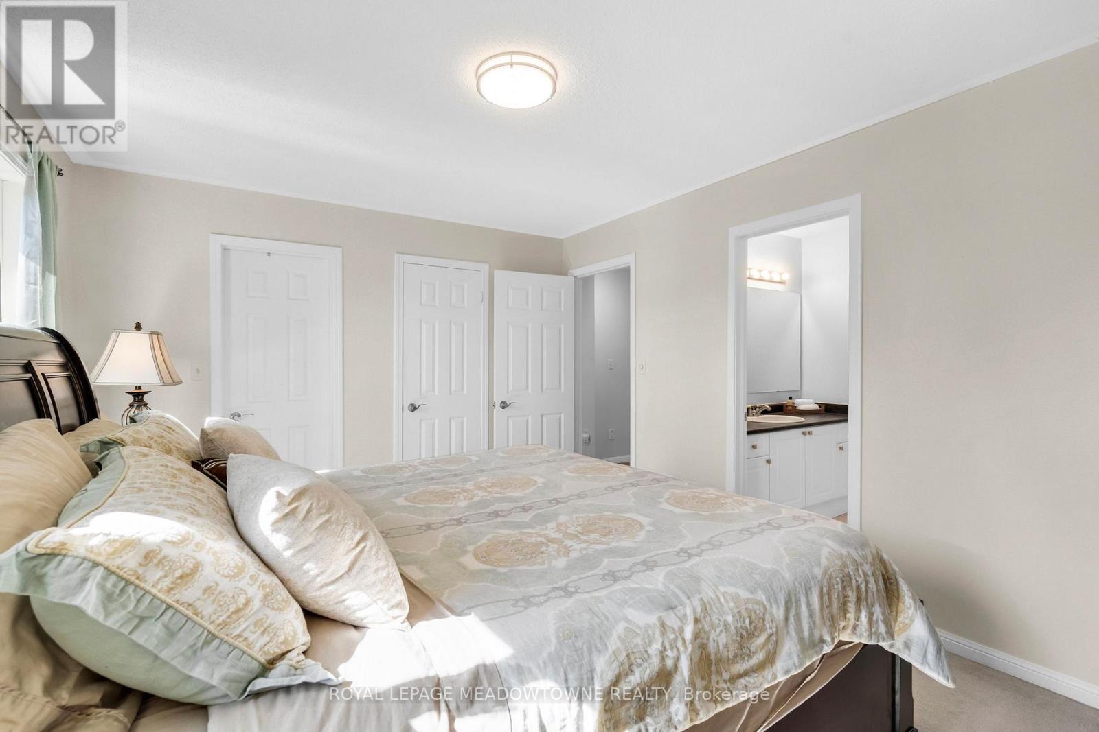 












583 CAVERHILL CRESCENT

,
Milton,




Ontario
L9T5K5

