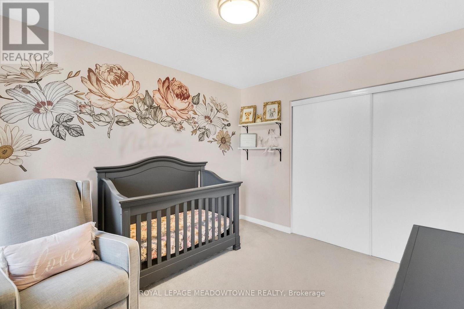 












583 CAVERHILL CRESCENT

,
Milton,




Ontario
L9T5K5

