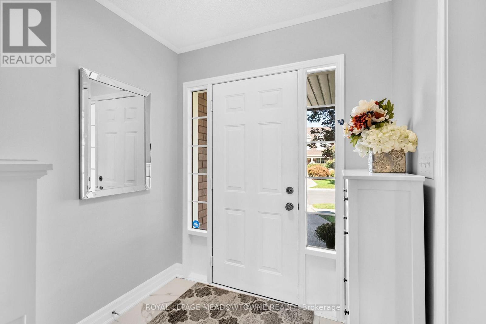 












583 CAVERHILL CRESCENT

,
Milton,




Ontario
L9T5K5

