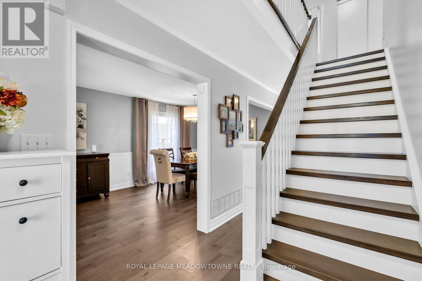 












583 CAVERHILL CRESCENT

,
Milton,




Ontario
L9T5K5

