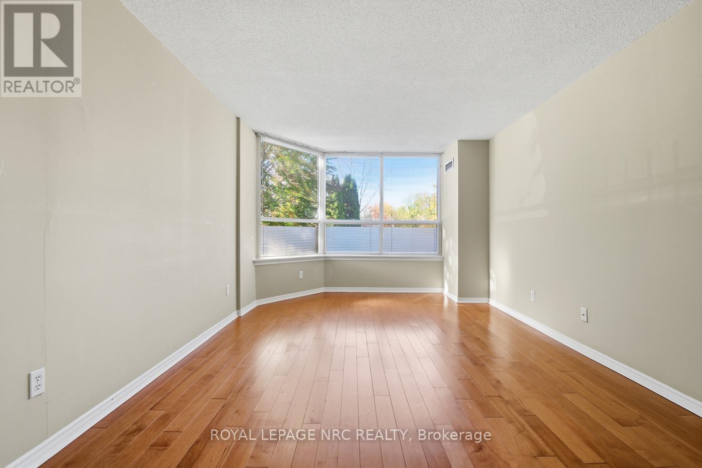 












102 - 3 TOWERING HEIGHTS BOULEVARD

,
St. Catharines (Glendale/Glenridge),




Ontario
L2T4A4

