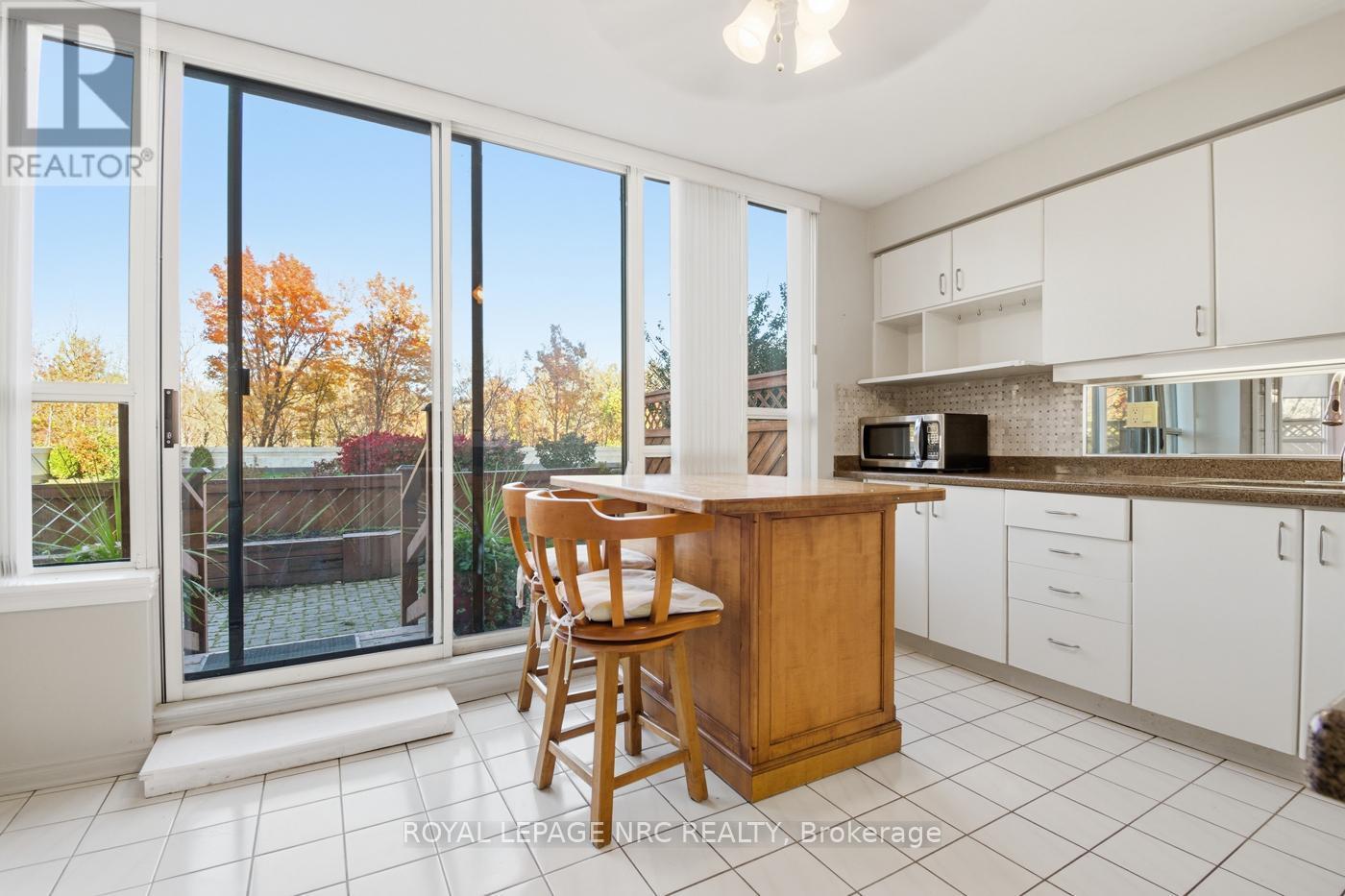 












102 - 3 TOWERING HEIGHTS BOULEVARD

,
St. Catharines (Glendale/Glenridge),




Ontario
L2T4A4

