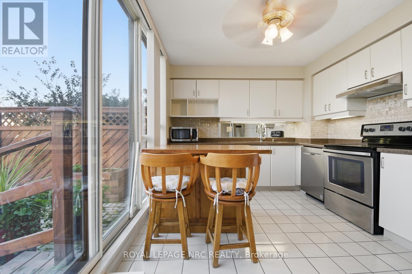 












102 - 3 TOWERING HEIGHTS BOULEVARD

,
St. Catharines (Glendale/Glenridge),




Ontario
L2T4A4

