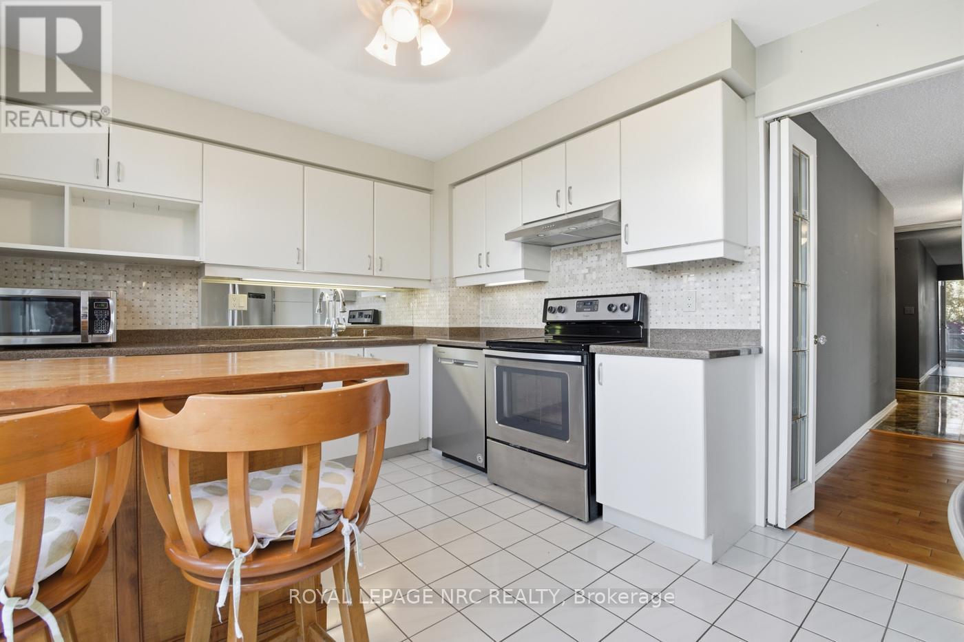 












102 - 3 TOWERING HEIGHTS BOULEVARD

,
St. Catharines (Glendale/Glenridge),




Ontario
L2T4A4

