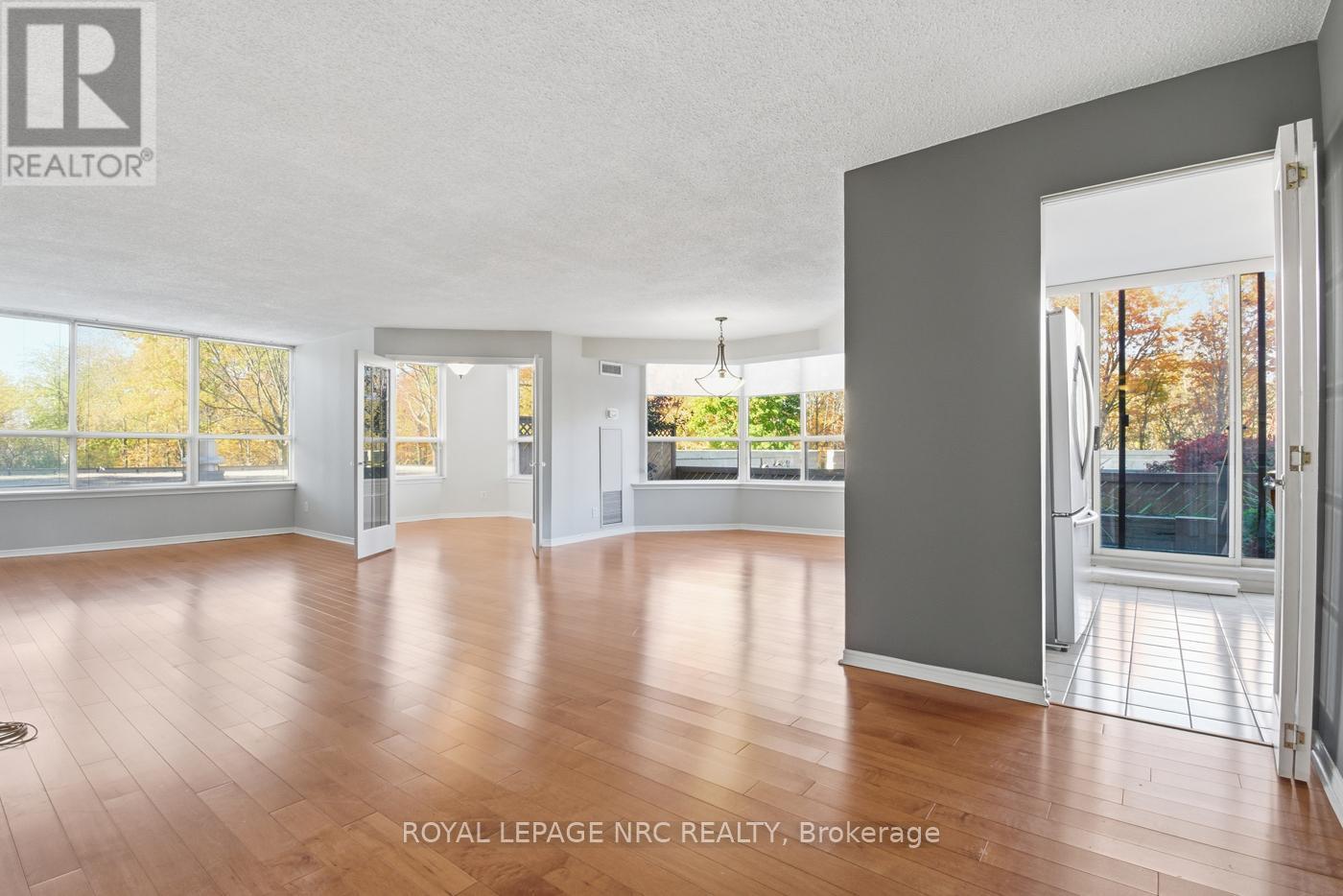 












102 - 3 TOWERING HEIGHTS BOULEVARD

,
St. Catharines (Glendale/Glenridge),




Ontario
L2T4A4

