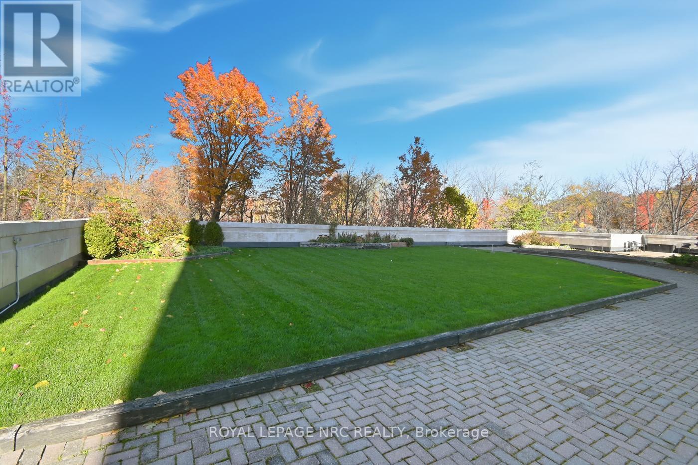 












102 - 3 TOWERING HEIGHTS BOULEVARD

,
St. Catharines (Glendale/Glenridge),




Ontario
L2T4A4

