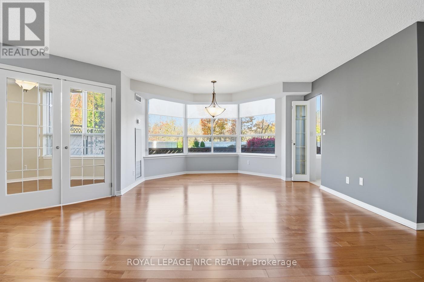 












102 - 3 TOWERING HEIGHTS BOULEVARD

,
St. Catharines (Glendale/Glenridge),




Ontario
L2T4A4

