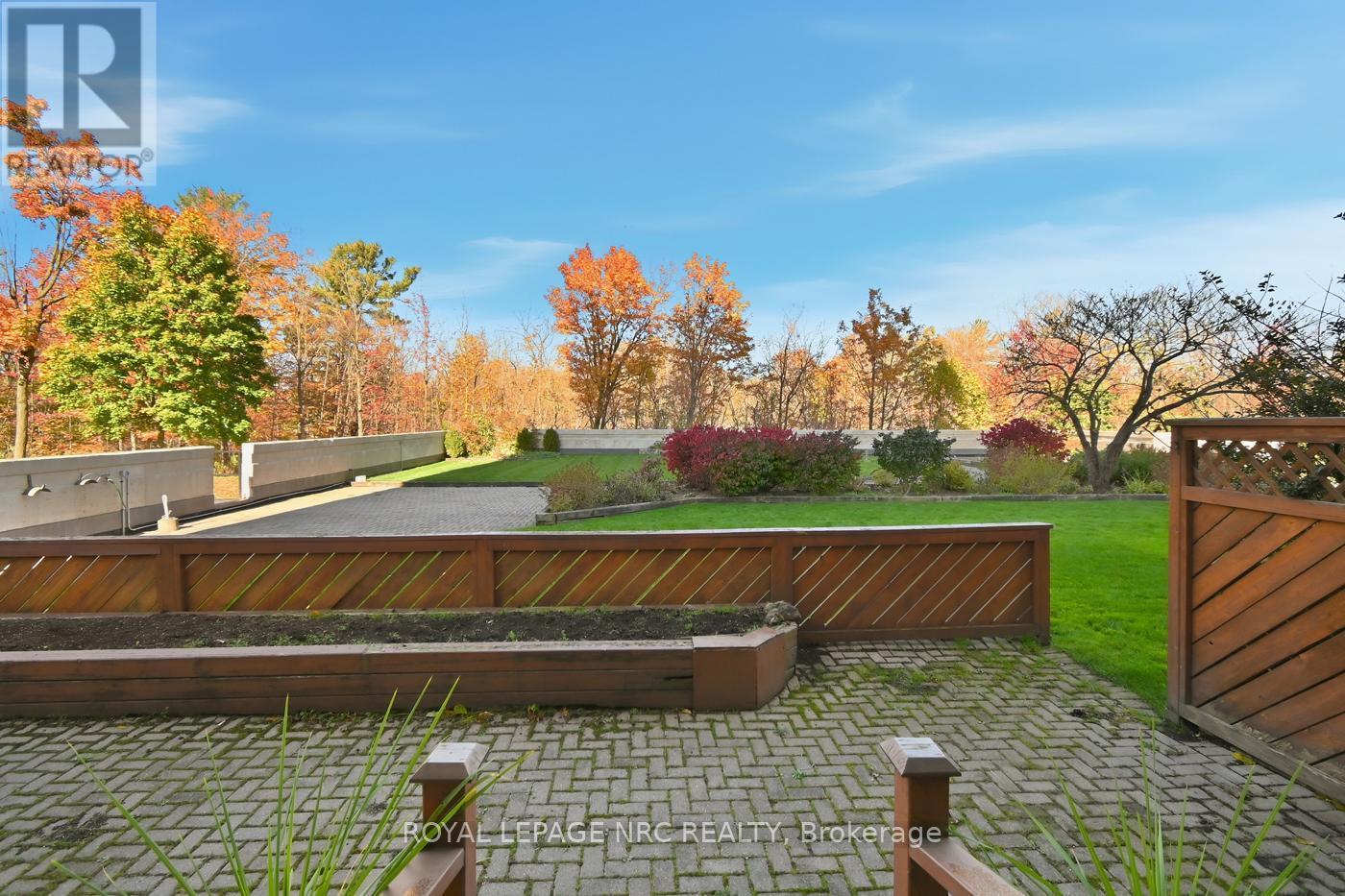 












102 - 3 TOWERING HEIGHTS BOULEVARD

,
St. Catharines (Glendale/Glenridge),




Ontario
L2T4A4

