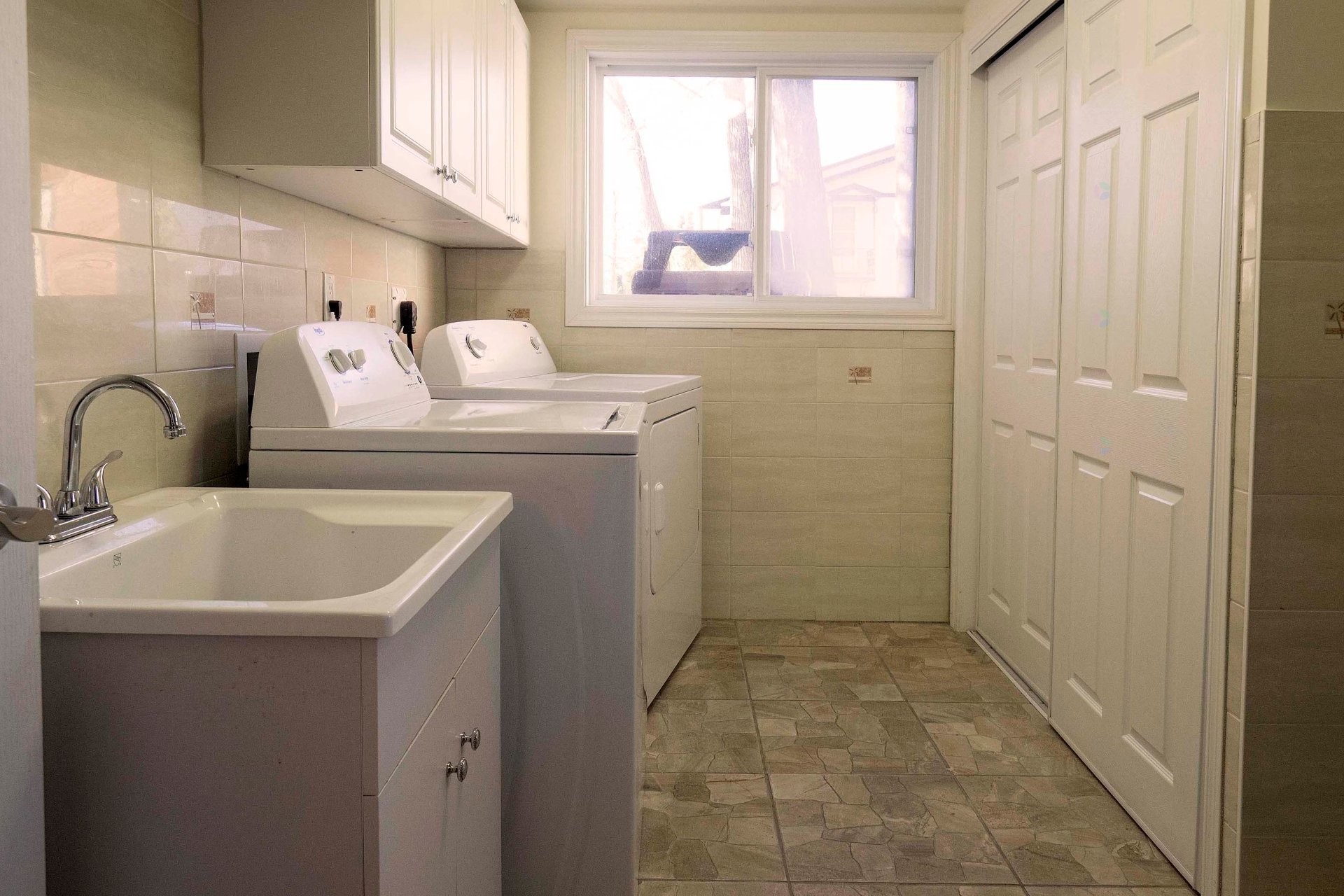 









28


Rue de Port-Royal

,
Gatineau (Aylmer),




QC
J9J1C8

