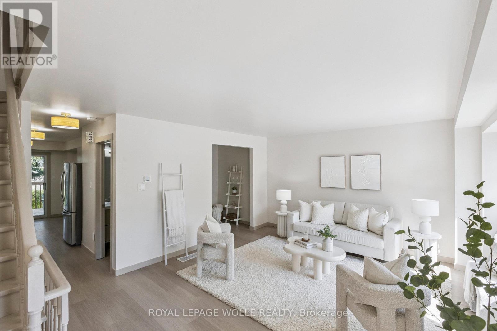 












27 - 89 WOOLWICH STREET

,
Waterloo,




Ontario
N2K1S5

