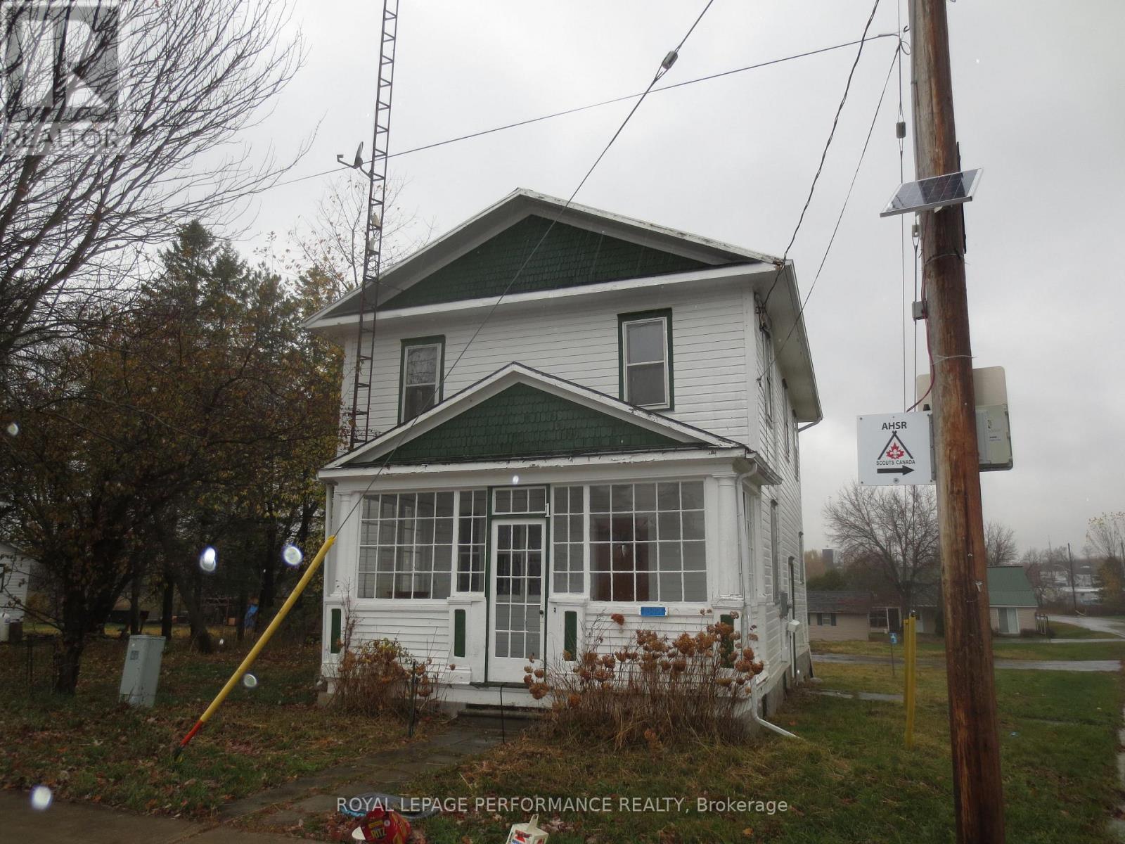 












18491 HUGHIE MUNRO STREET

,
North Glengarry,




Ontario
K0C1B0

