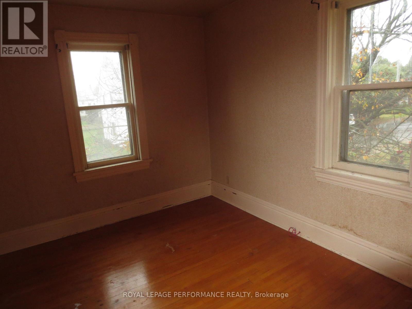 












18491 HUGHIE MUNRO STREET

,
North Glengarry,




Ontario
K0C1B0

