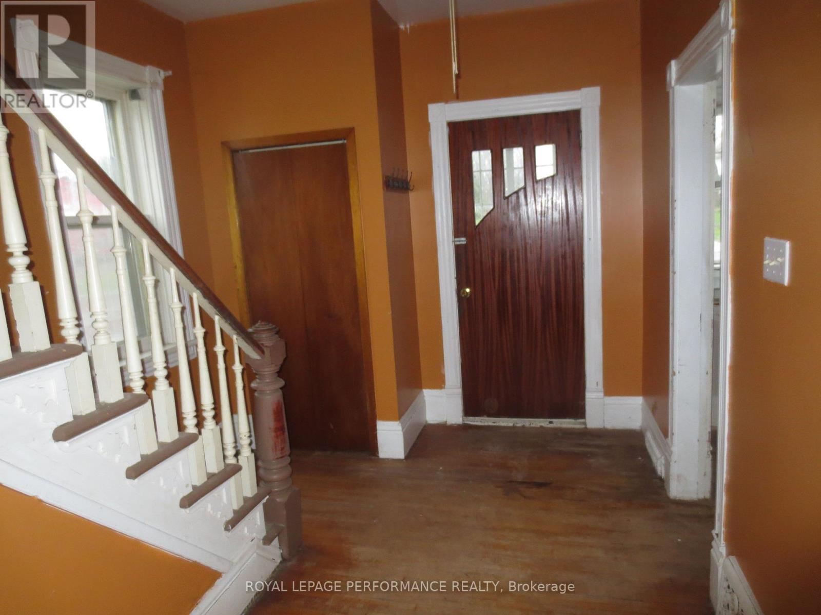 












18491 HUGHIE MUNRO STREET

,
North Glengarry,




Ontario
K0C1B0

