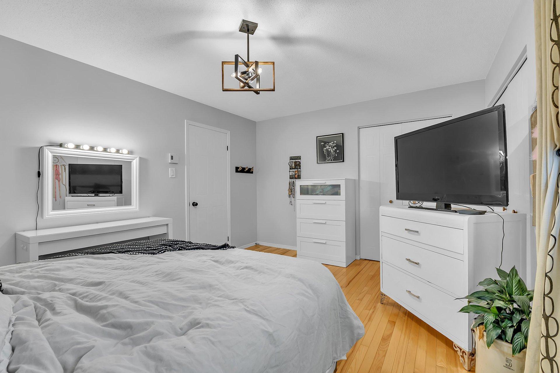 









12


Rue de Pradet

,
Gatineau (Gatineau),




QC
J8T8B9

