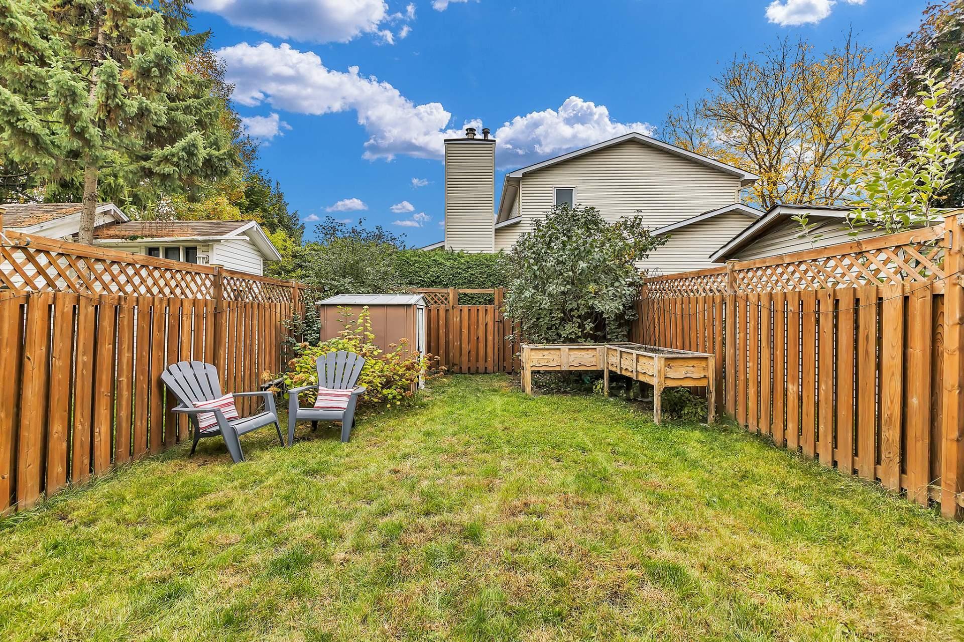 









12


Rue de Pradet

,
Gatineau (Gatineau),




QC
J8T8B9

