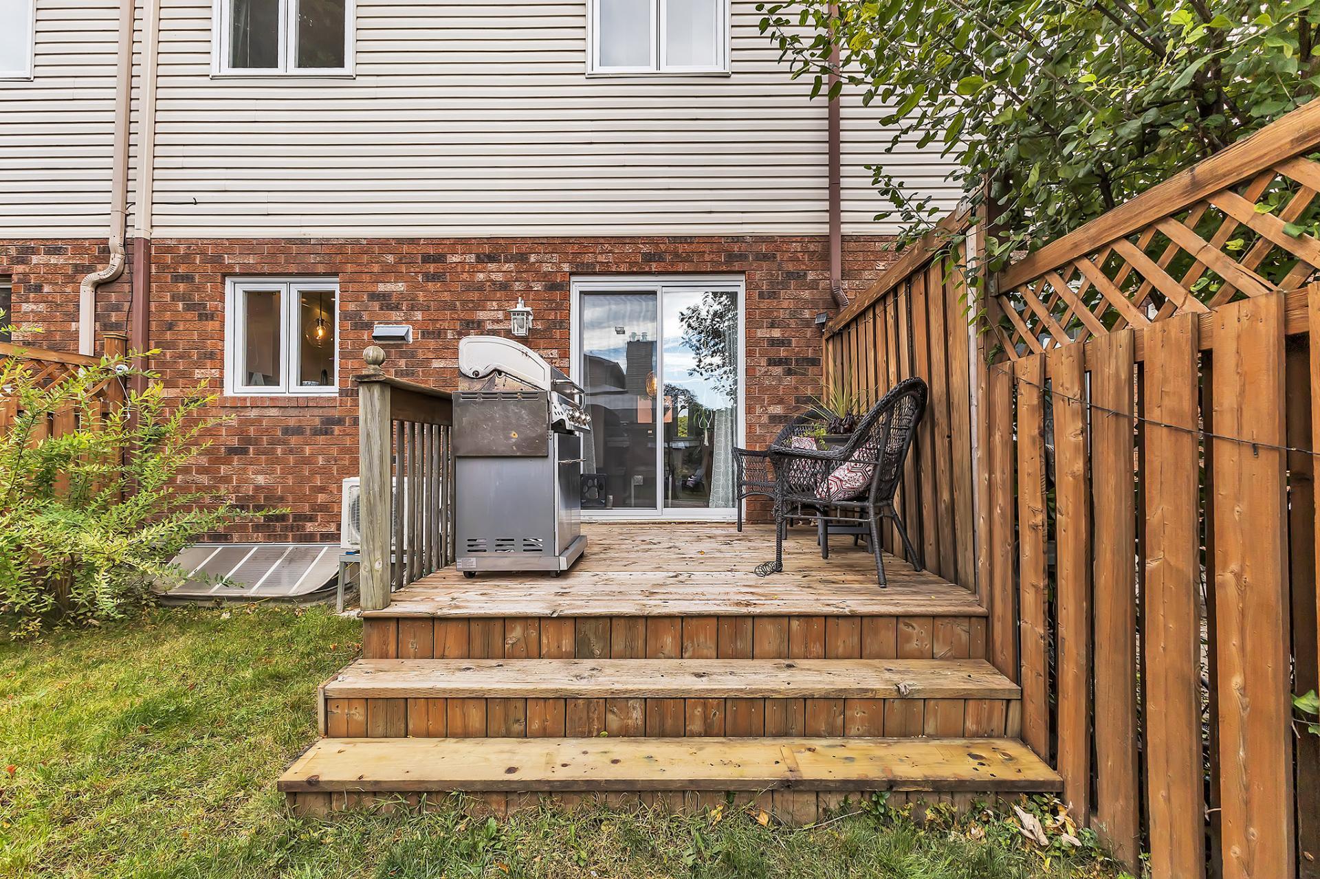 









12


Rue de Pradet

,
Gatineau (Gatineau),




QC
J8T8B9

