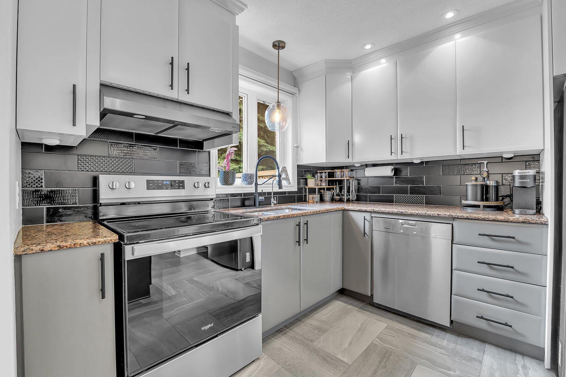 









12


Rue de Pradet

,
Gatineau (Gatineau),




QC
J8T8B9

