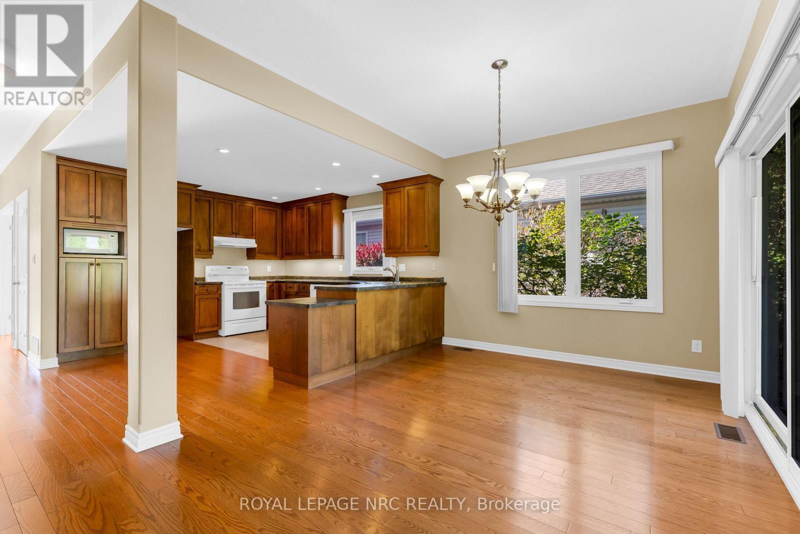 












157 LORETTA DRIVE

,
Niagara-on-the-Lake (Virgil),




Ontario
L0S1T0

