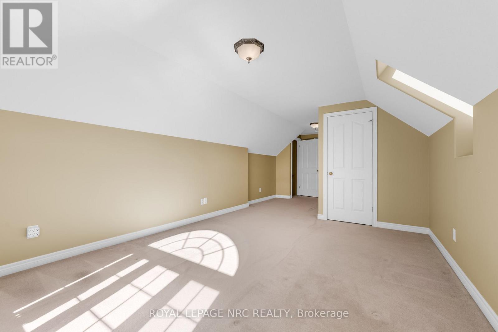 












157 LORETTA DRIVE

,
Niagara-on-the-Lake (Virgil),




Ontario
L0S1T0

