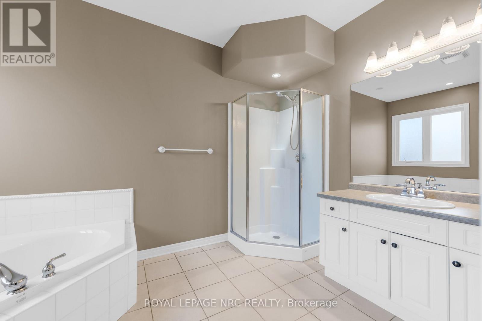 












157 LORETTA DRIVE

,
Niagara-on-the-Lake (Virgil),




Ontario
L0S1T0

