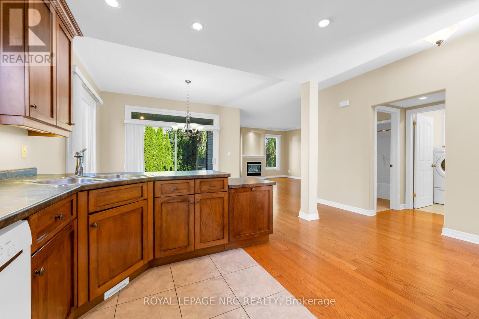 












157 LORETTA DRIVE

,
Niagara-on-the-Lake (Virgil),




Ontario
L0S1T0

