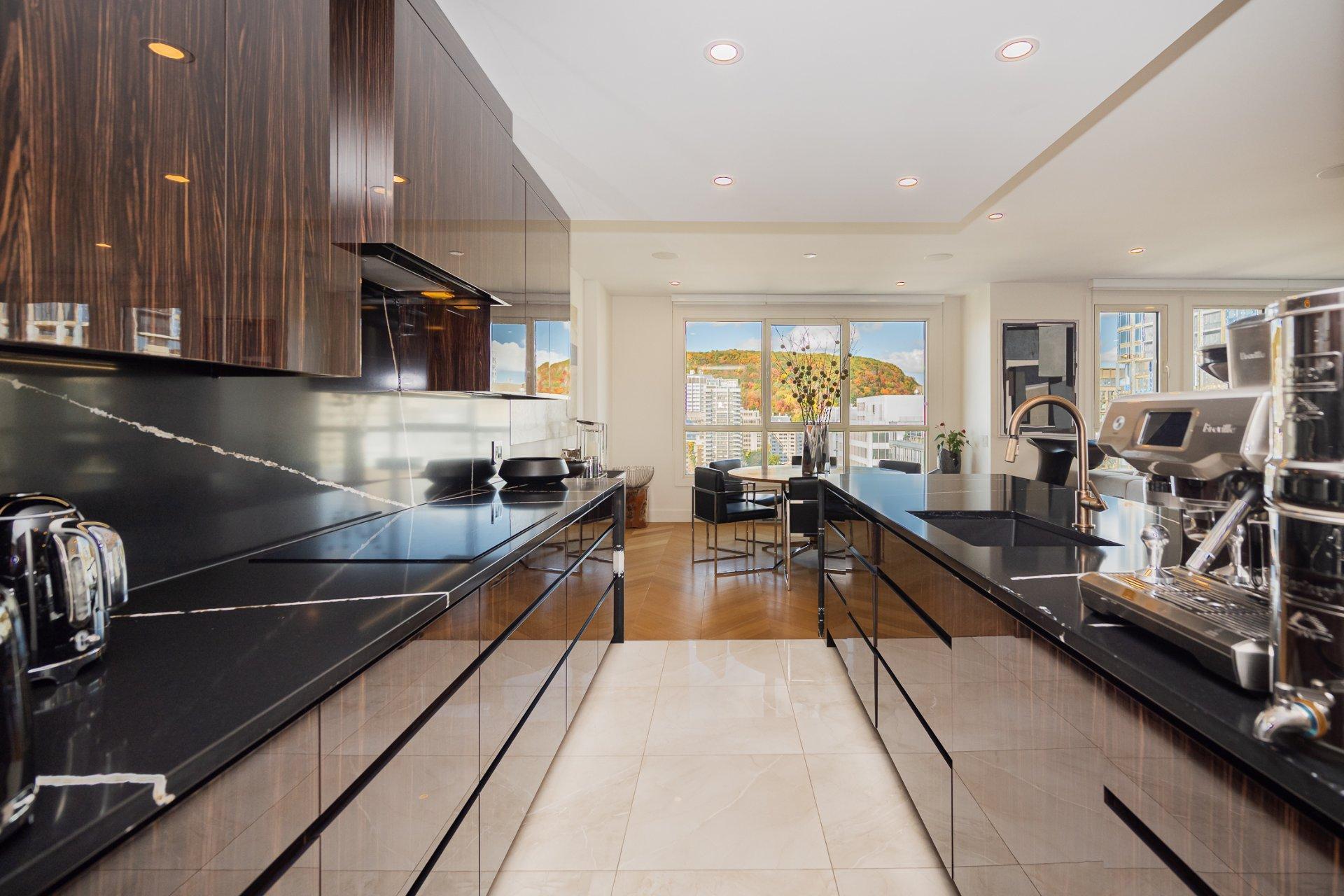 









1200


Boul. De Maisonneuve O.

, 24D,
Montréal (Ville-Marie),




QC
H3A0A1

