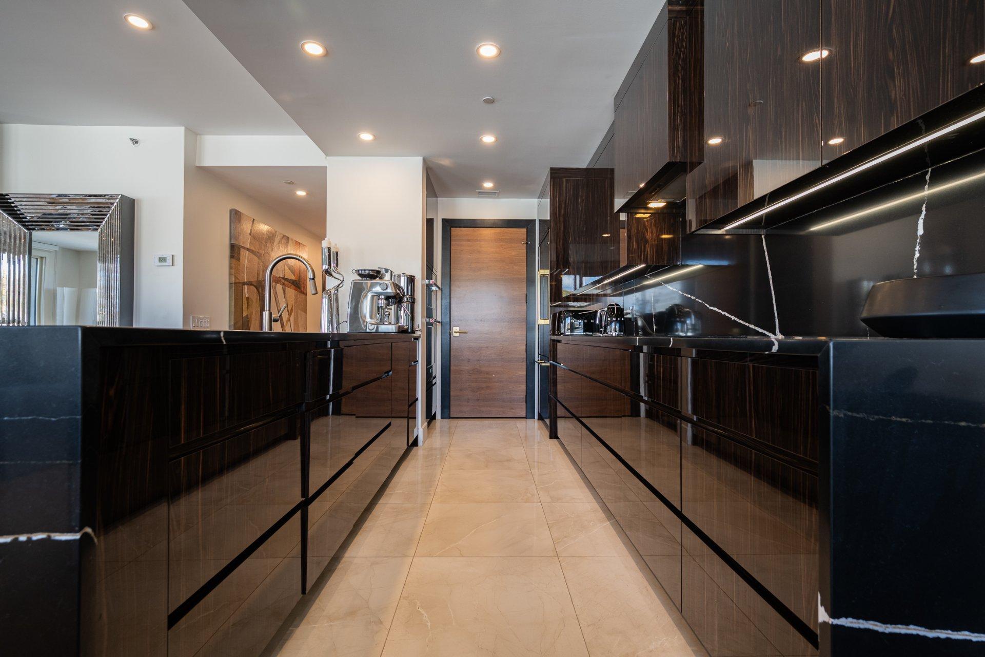 









1200


Boul. De Maisonneuve O.

, 24D,
Montréal (Ville-Marie),




QC
H3A0A1

