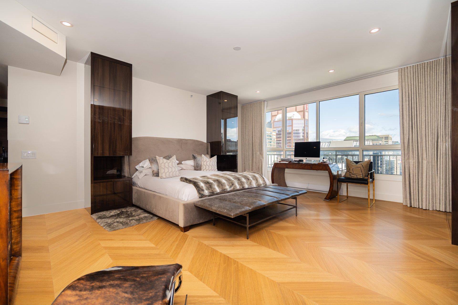 









1200


Boul. De Maisonneuve O.

, 24D,
Montréal (Ville-Marie),




QC
H3A0A1

