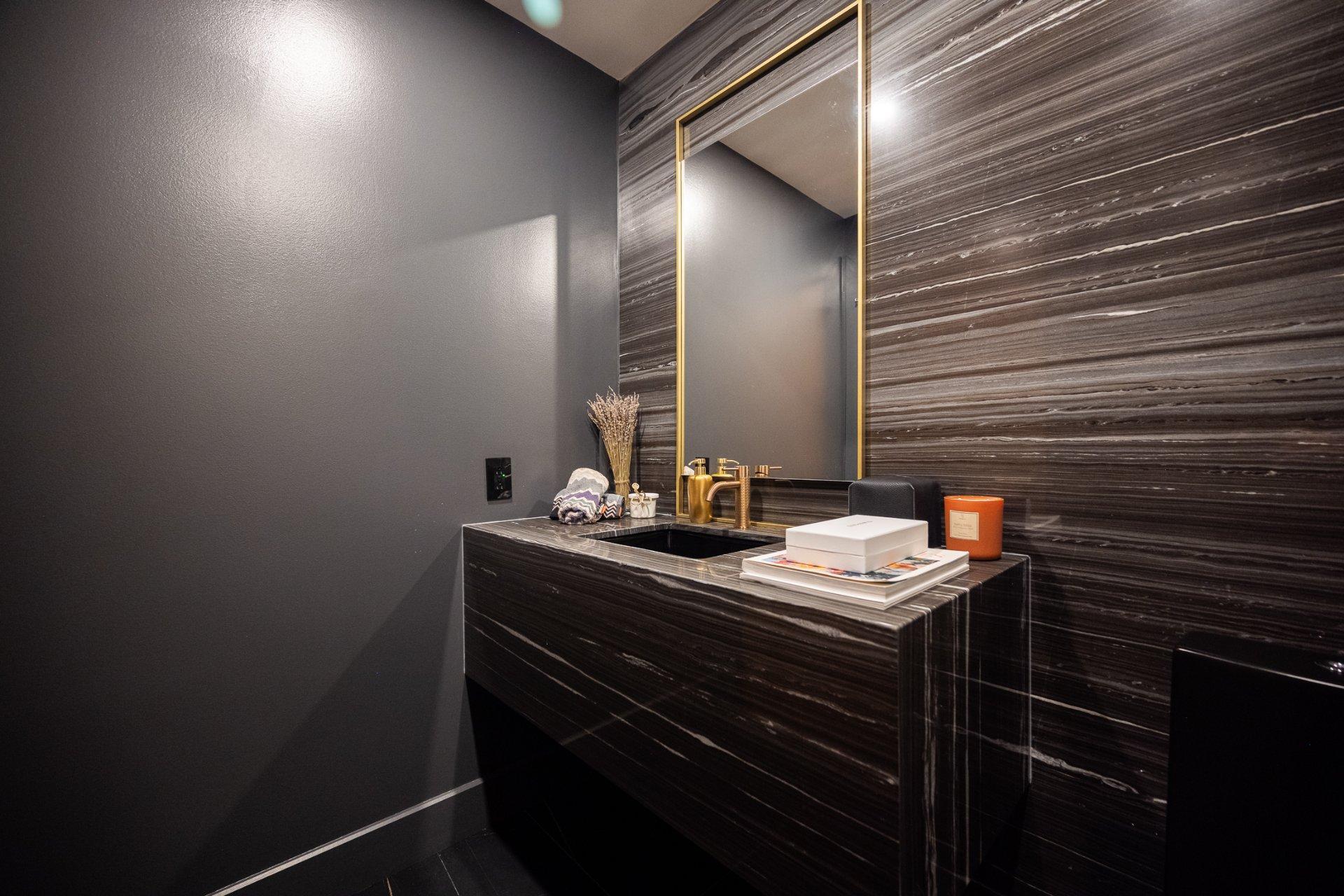 









1200


Boul. De Maisonneuve O.

, 24D,
Montréal (Ville-Marie),




QC
H3A0A1

