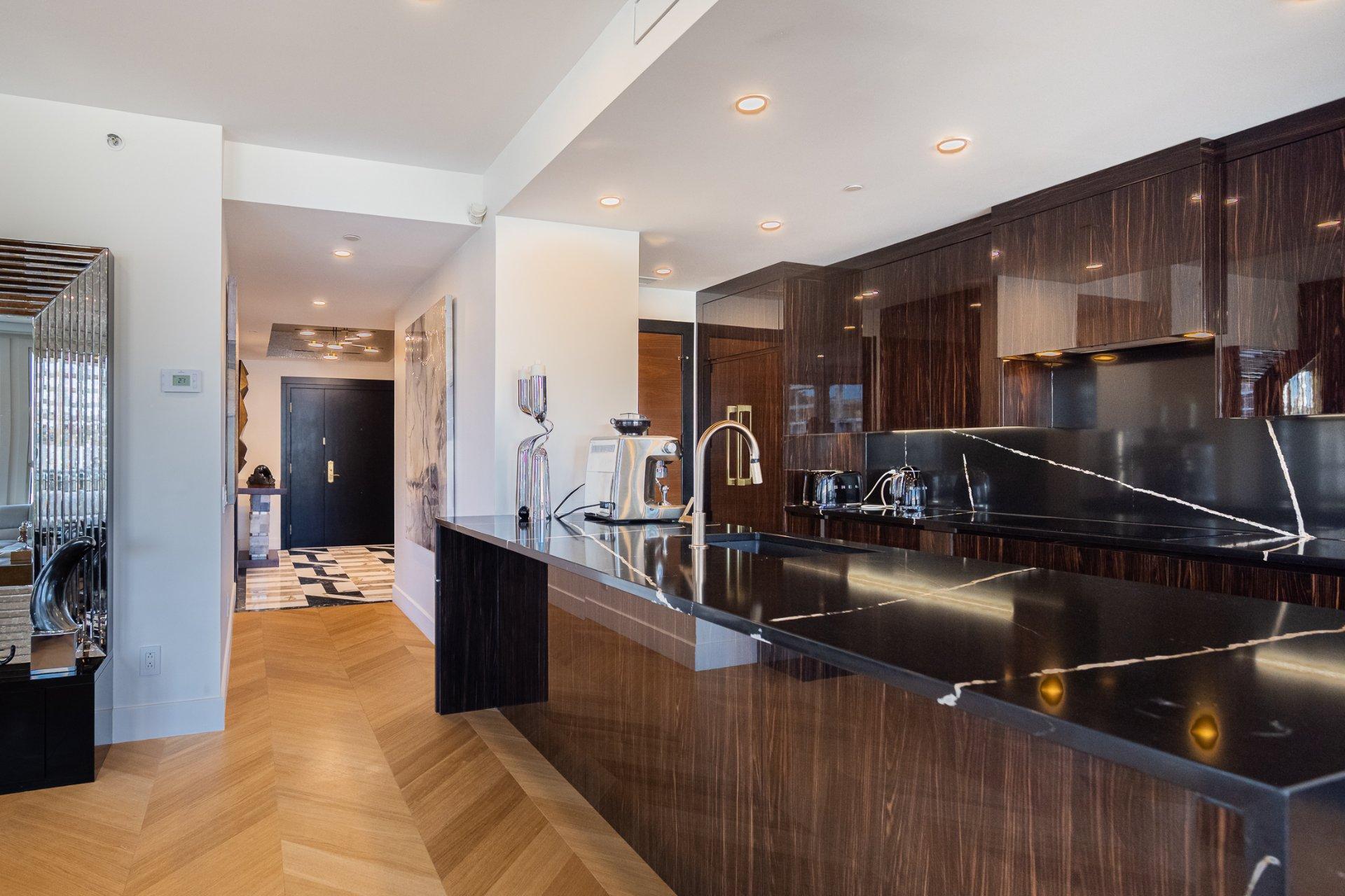 









1200


Boul. De Maisonneuve O.

, 24D,
Montréal (Ville-Marie),




QC
H3A0A1

