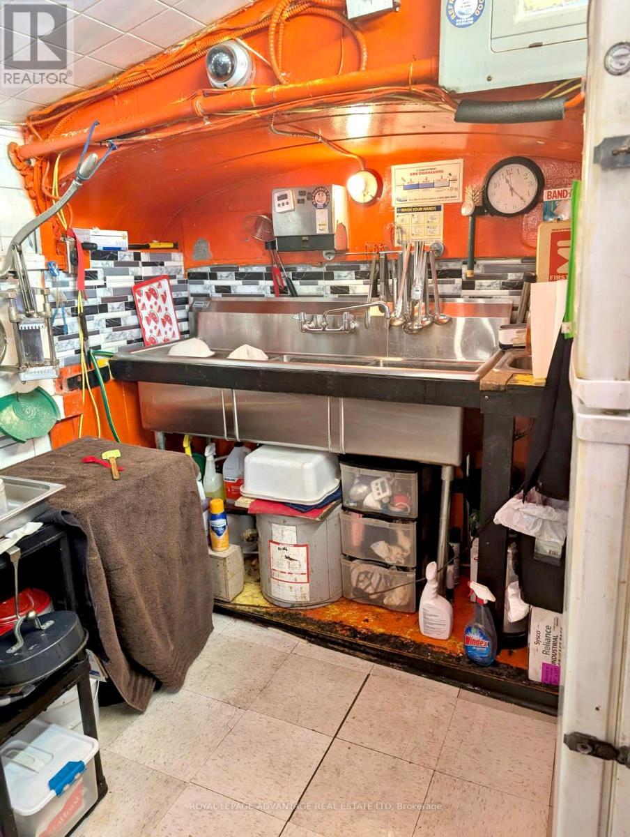 












156 LOMBARD STREET

,
Smiths Falls,




Ontario
K7A0B5

