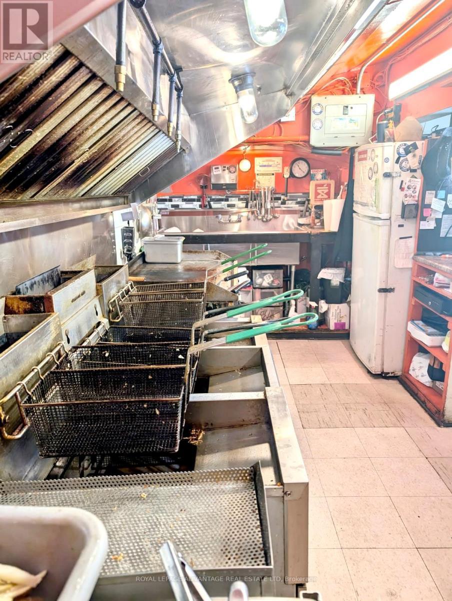 












156 LOMBARD STREET

,
Smiths Falls,




Ontario
K7A0B5

