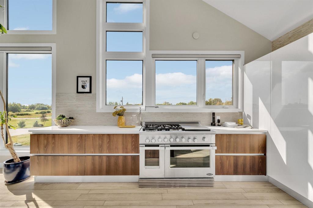 












1421 Loudoun Road

,
Winnipeg,




Manitoba
R3S1A3

