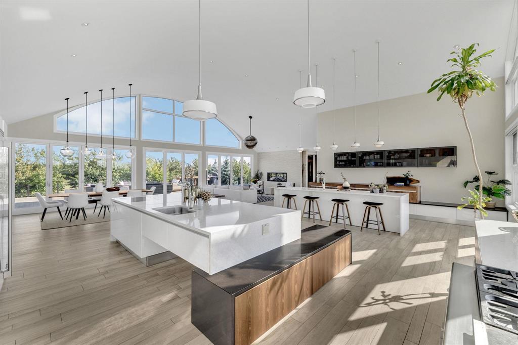 












1421 Loudoun Road

,
Winnipeg,




Manitoba
R3S1A3

