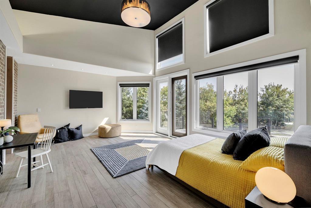 












1421 Loudoun Road

,
Winnipeg,




Manitoba
R3S1A3

